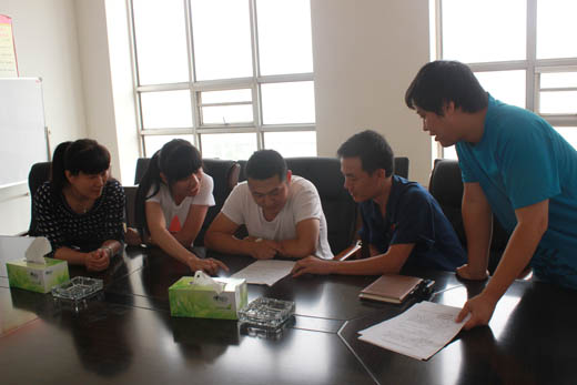 羽毛球比赛参赛队员作战分析会