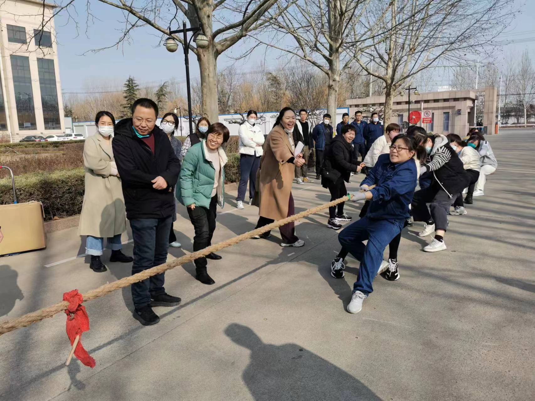 电气公司举行2023年春季拔河比赛活动