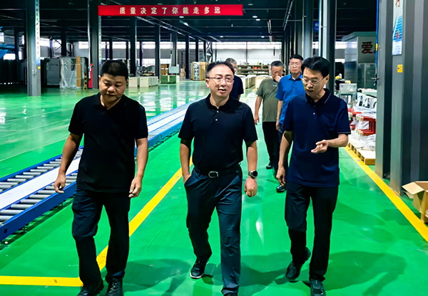 华为高管吴钦明一行莅临巨能电气考察